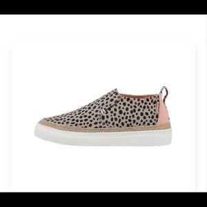 Hey Dude cheetah slip ins size 7 NWT